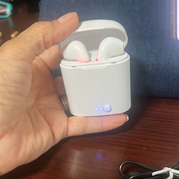 M Pro series True Wireless Bluetooth Stereo Ear Buds very gently use - Picture 4 of 7